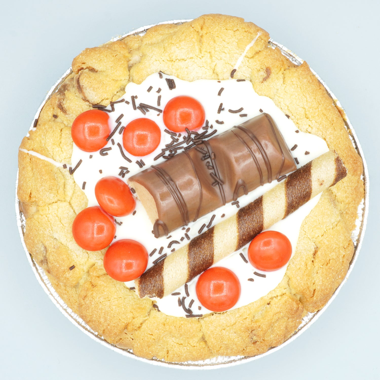 Kinda Clause Cookie Pie – Festive Kinder Bliss