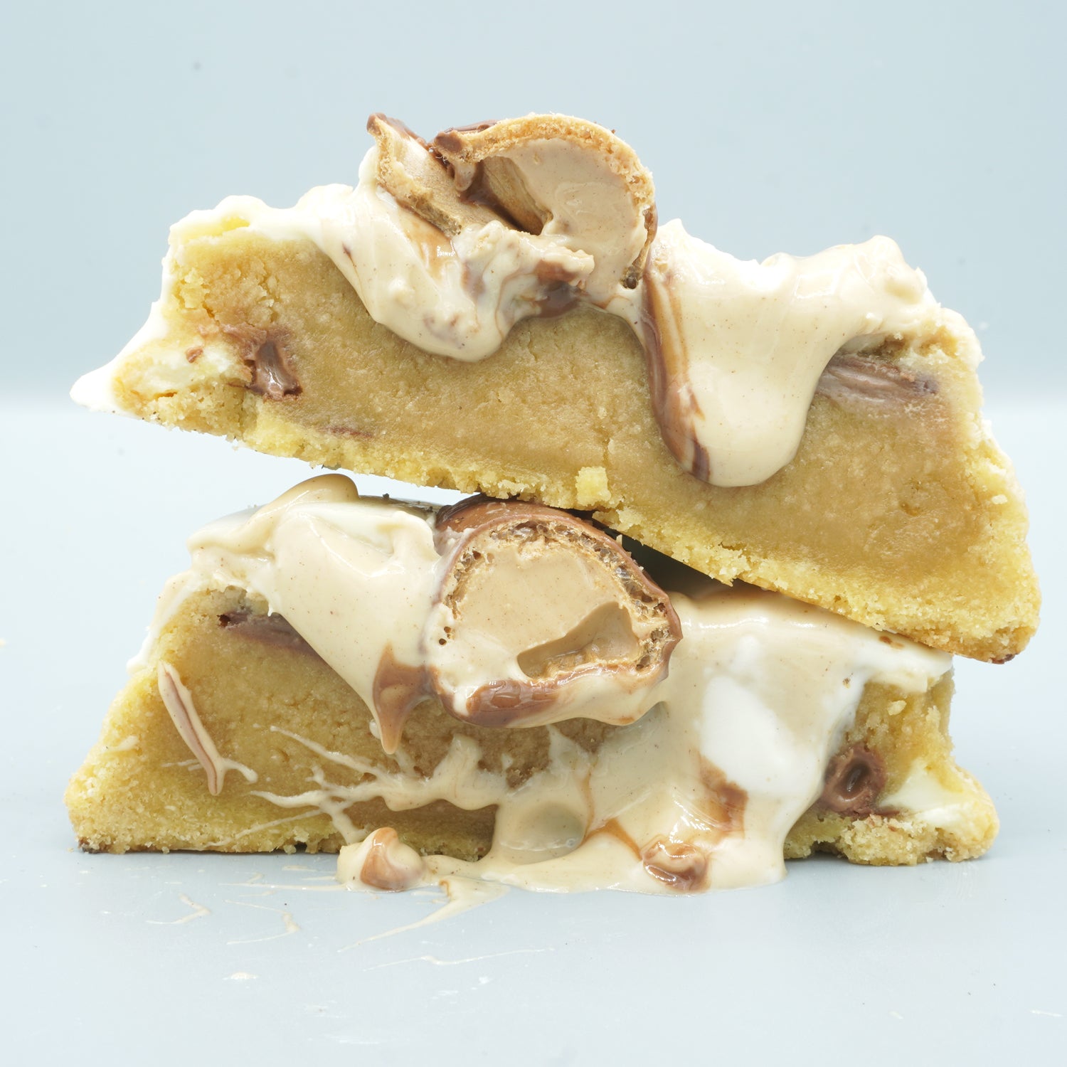 Kinder Choc Top Cookie – Creamy White Choc Bliss