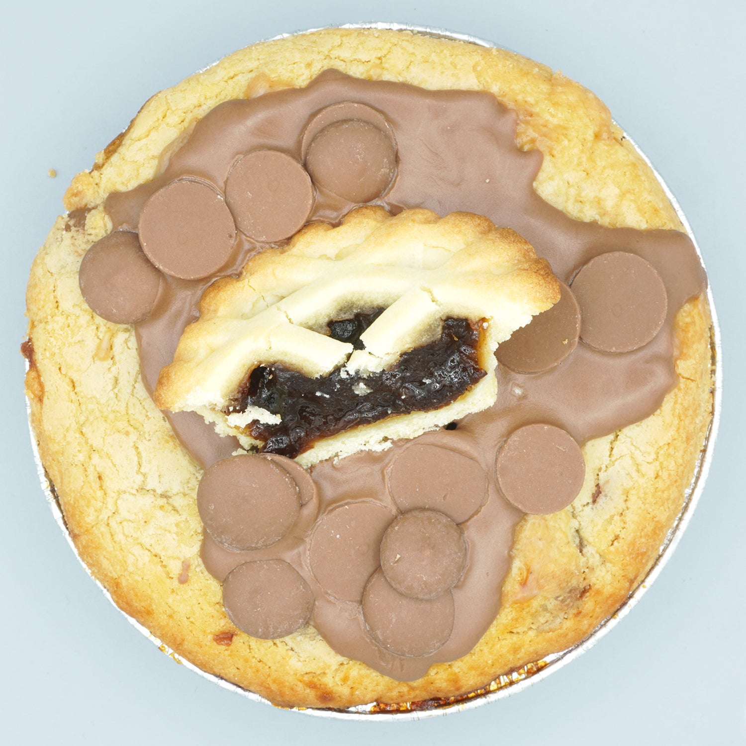 Mince Pie Cookie Pie – Festive Spiced Indulgence